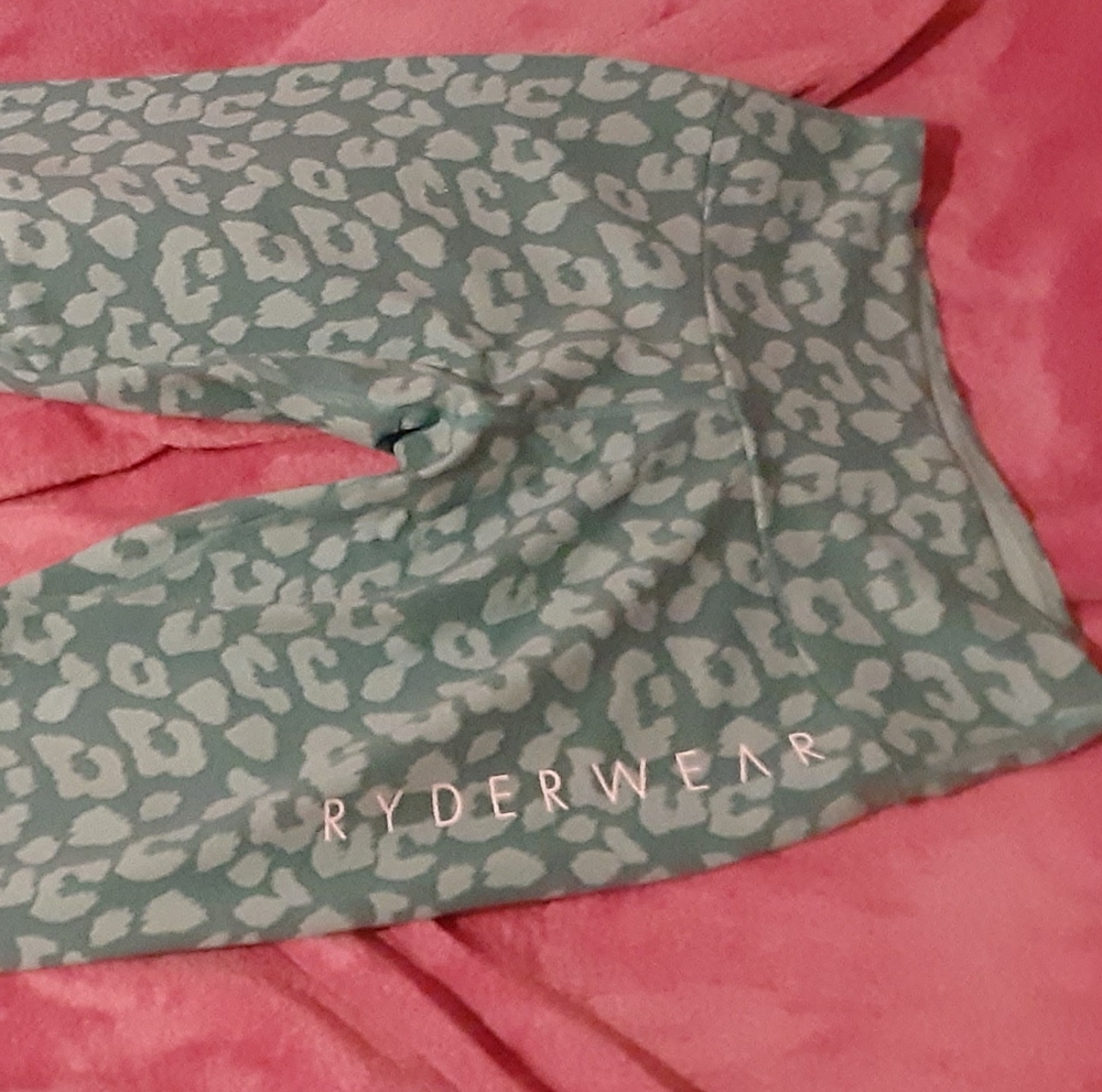 💙❤ RYDERWEAR Leopard Scrunch Booty Bum Size Medium Teal Leggings Activewear ❤💙